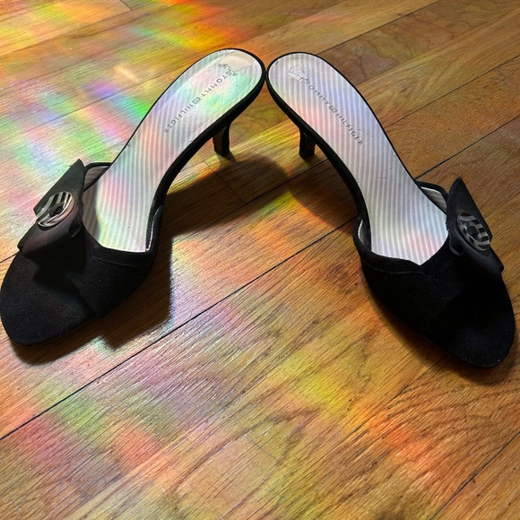 Tommy Hilfiger size 9 black heels - Picture 2 of 5